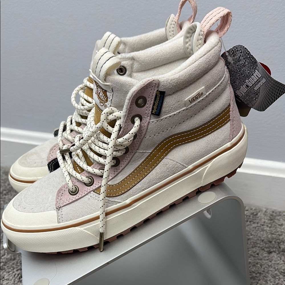 NWT Vans Ultra Cush High-Top Sneakers in Cream and Pink hydroguard- waterproof